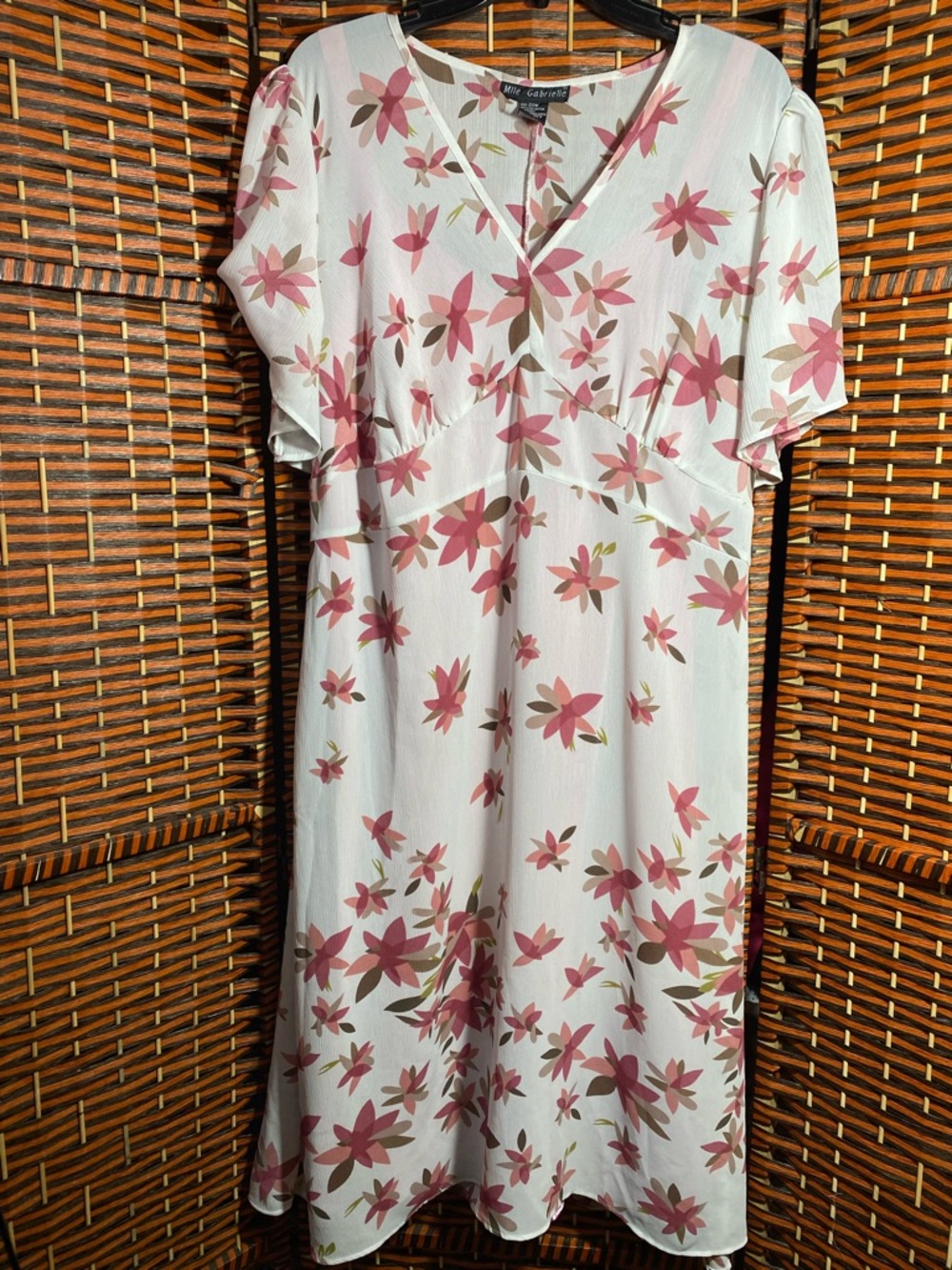 Mlle Gabrielle Size 20W Pink Floral Midi Dress Flutter Sleeve Tie Back Plus Size